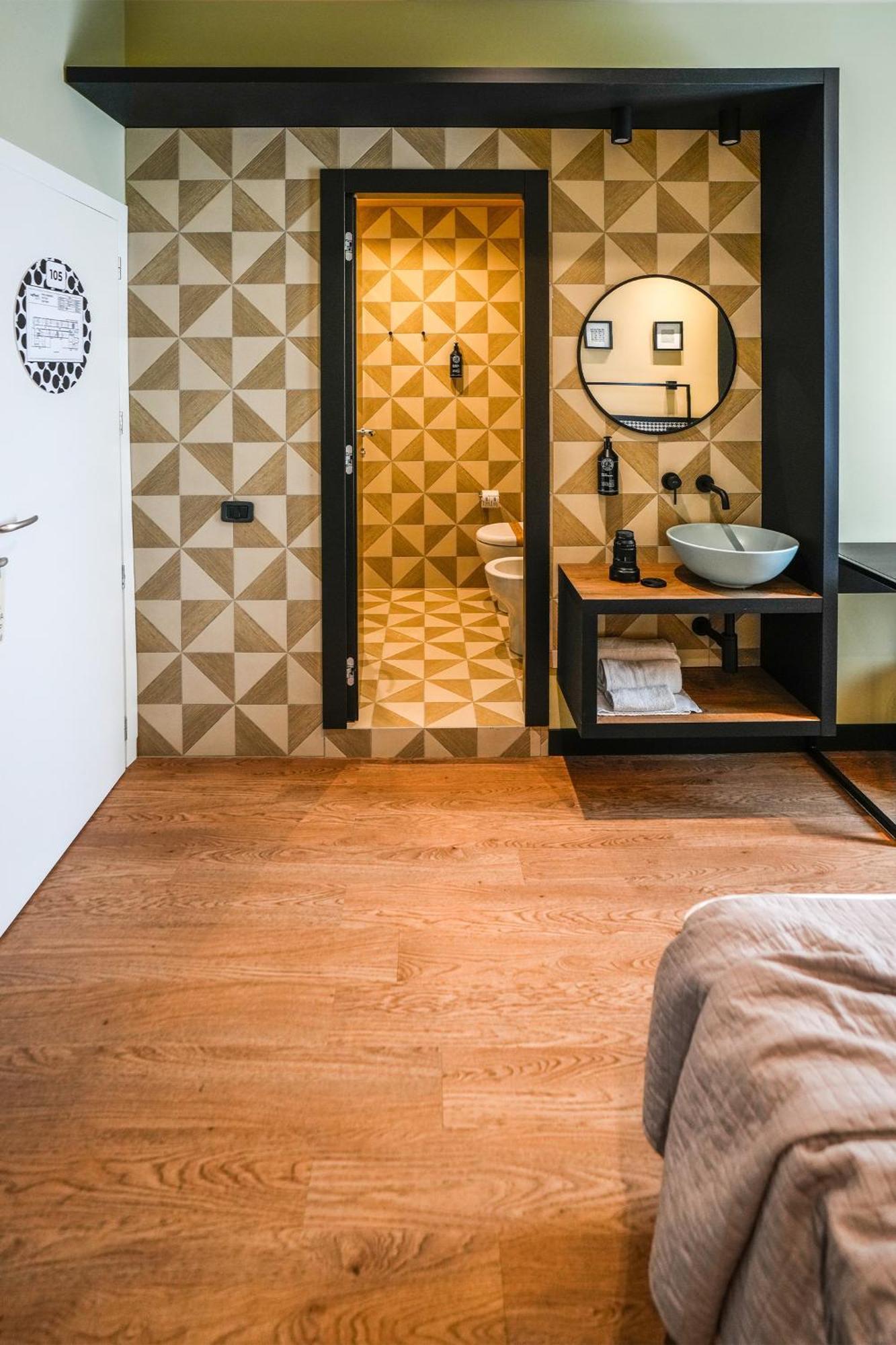 Hotel Vagabond ริชโชเน ภายนอก รูปภาพ