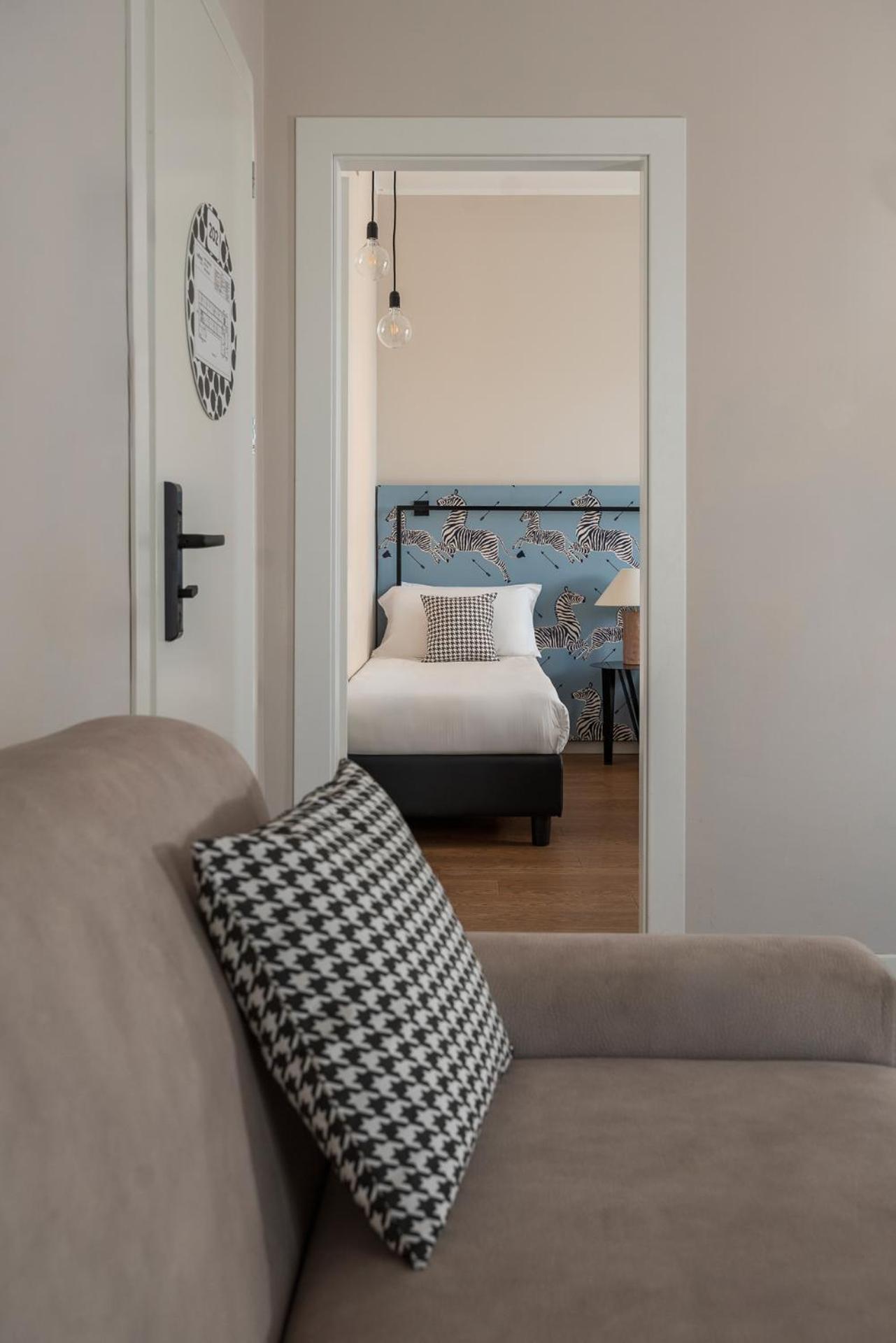 Hotel Vagabond ริชโชเน ภายนอก รูปภาพ